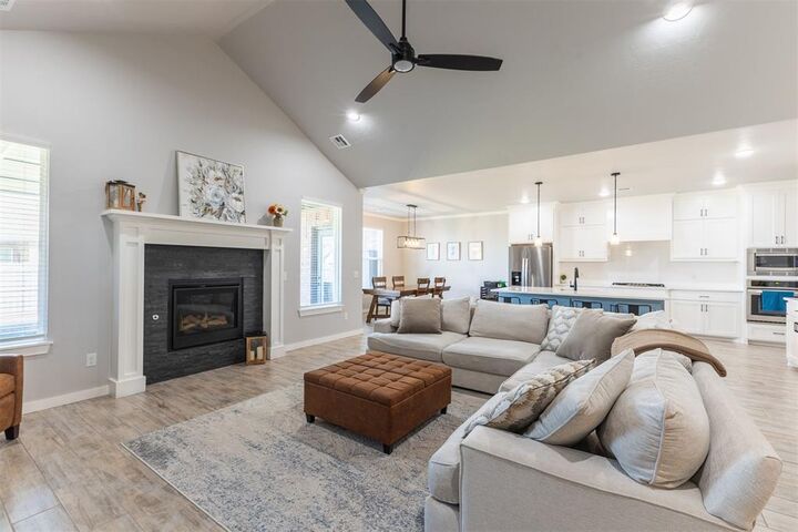 Property Photo:  1514 Pineridge Circle  OK 73078 