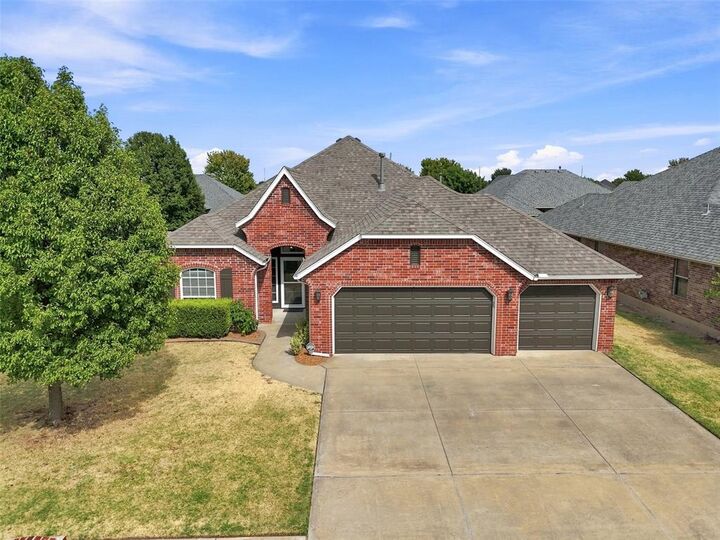 Property Photo: 17308 Serrano Drive OK 73170