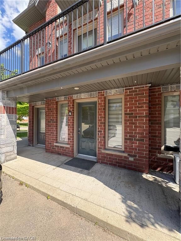 Property Photo:  489 East Avenue A  ON N2H 1Z7 