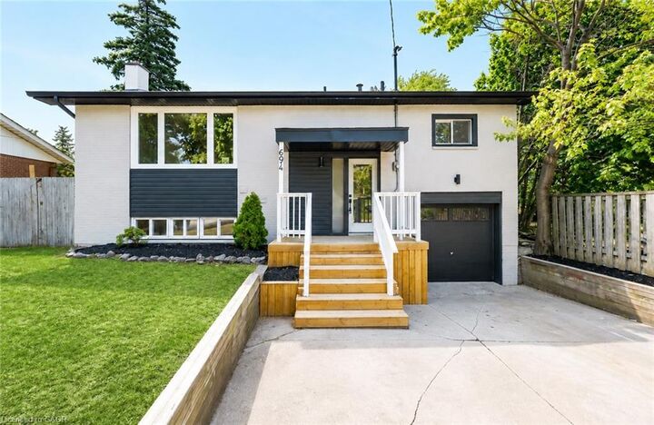 694 Upper Ottawa Street — photo 1