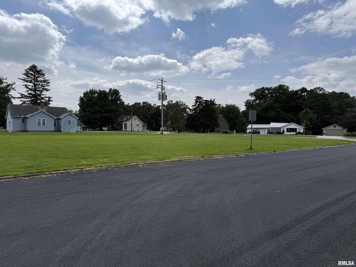 Property Photo: Floss Mar Court IL 61611