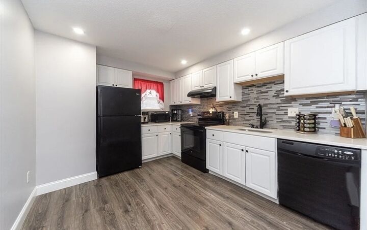 Property Photo:  180 Main Street 6109  MA 02324 