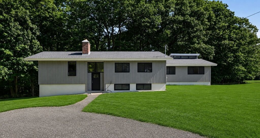 Property Photo:  20 Wachusett Street  MA 01453 