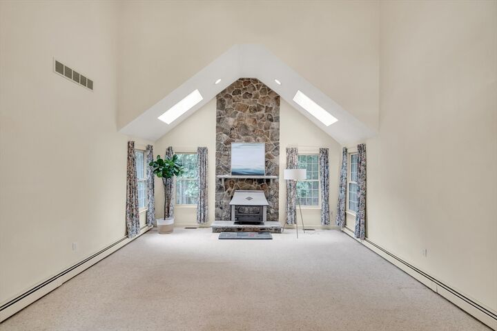 Property Photo:  4 Crestview Rd  MA 01730 
