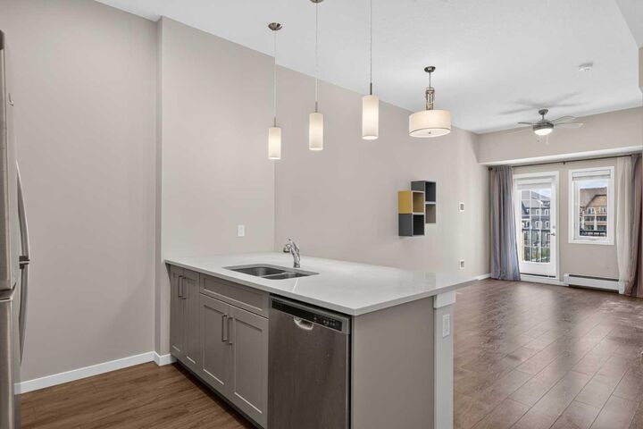 Property Photo:  30 Mahogany Mews SE 419  AB T3M 3H4 
