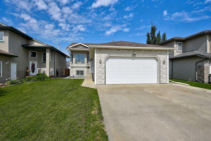 Property Photo:  10720 124B Avenue  AB T8V 8K8 
