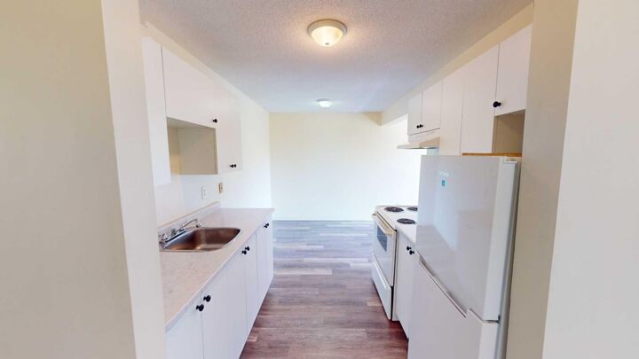 Property Photo:  10505 103 Street 103  AB T8V 3N5 