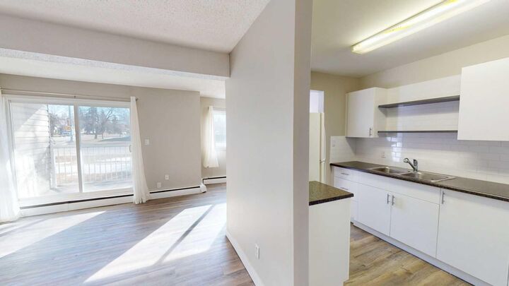 Property Photo:  10201 108 Avenue 101  AB T8V 1P4 