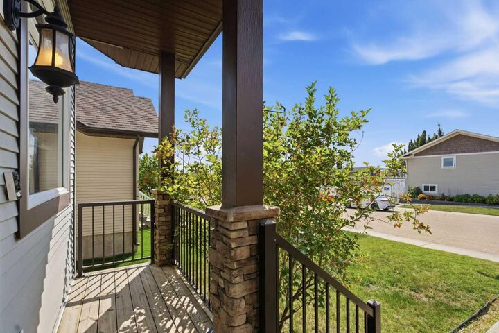 Property Photo: 42 Pondersoa Avenue AB T0M 0J0