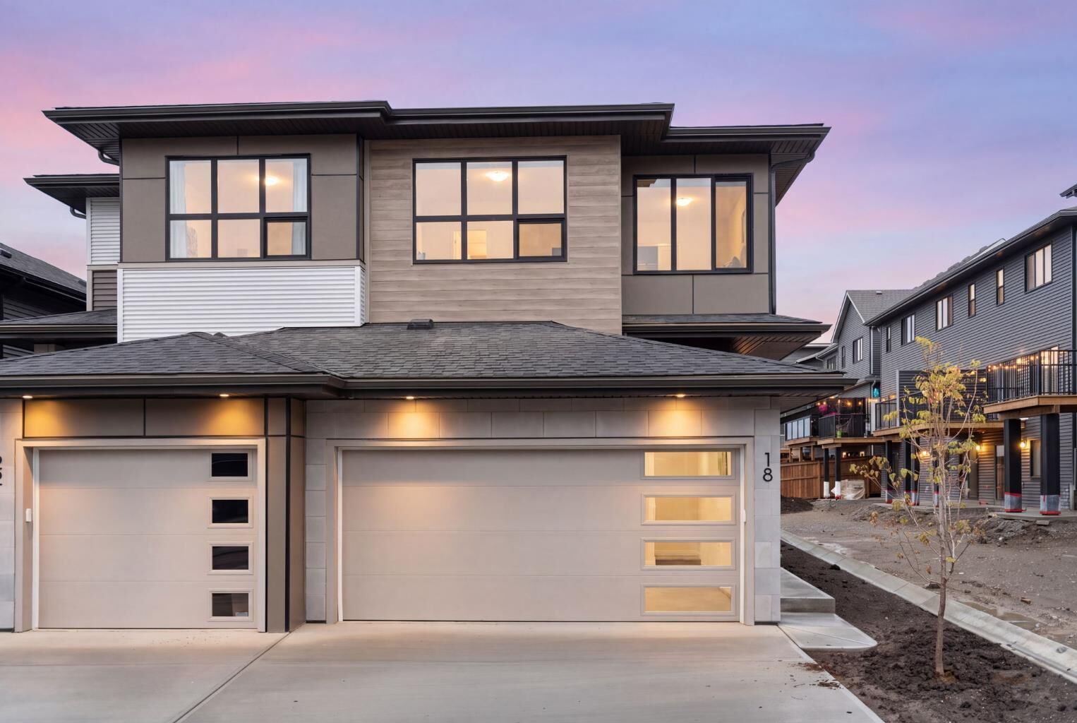 Property Photo: 18 Heritage Heath AB T4C 3L3
