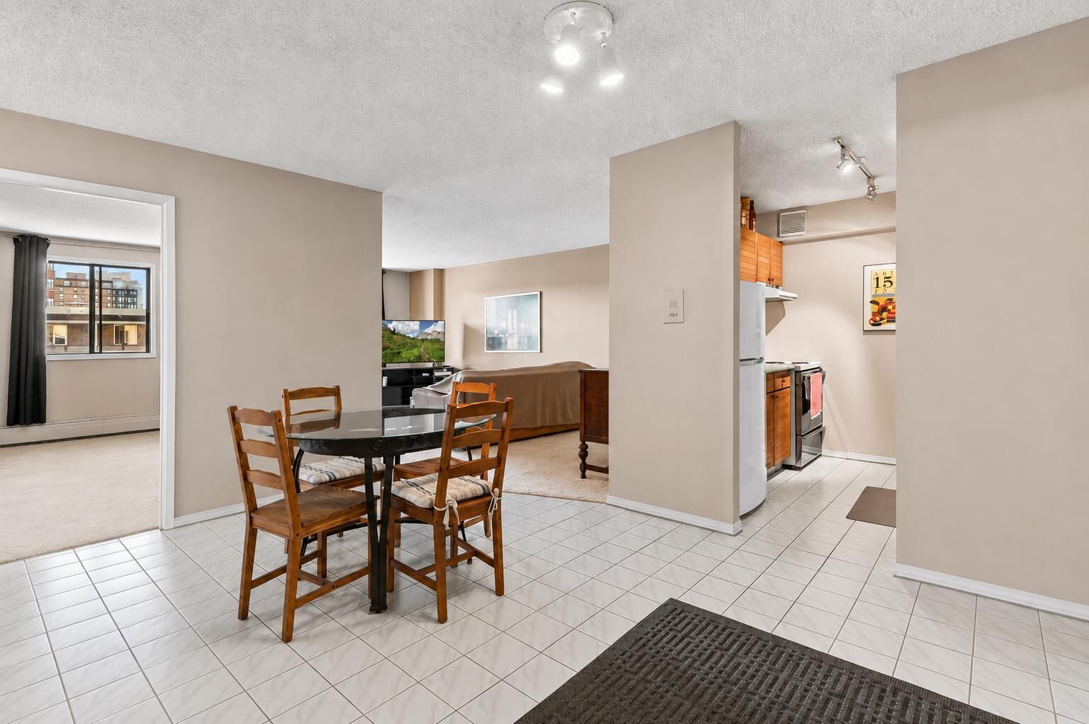 Property Photo:  718 12 Avenue SW 704  AB T2R 0H7 