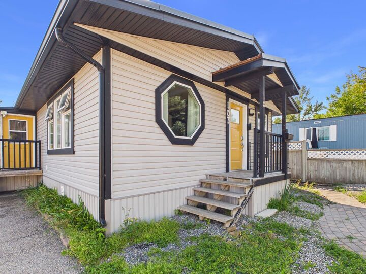 Property Photo:  6834 59 Avenue 107  AB T4P 1C9 