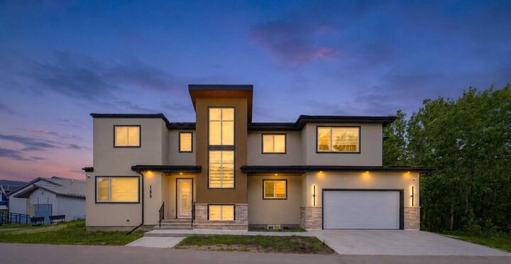 105 Rockhaven Green NW — photo 1