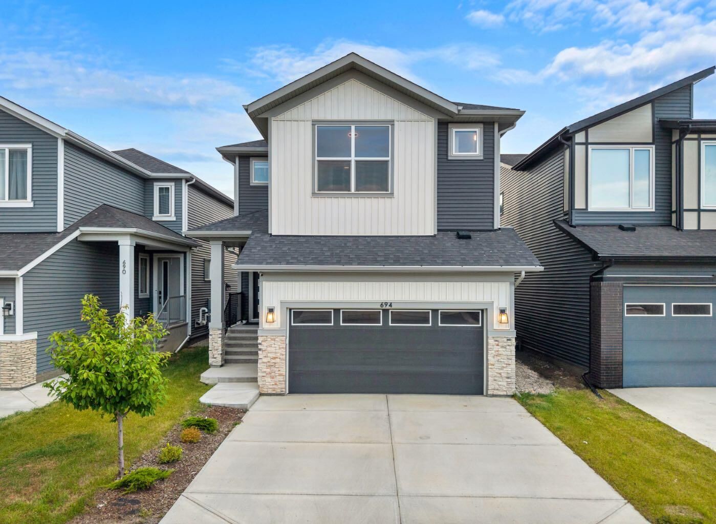 Property Photo:  694 Creekmill Court SW  AB T4B 5L3 