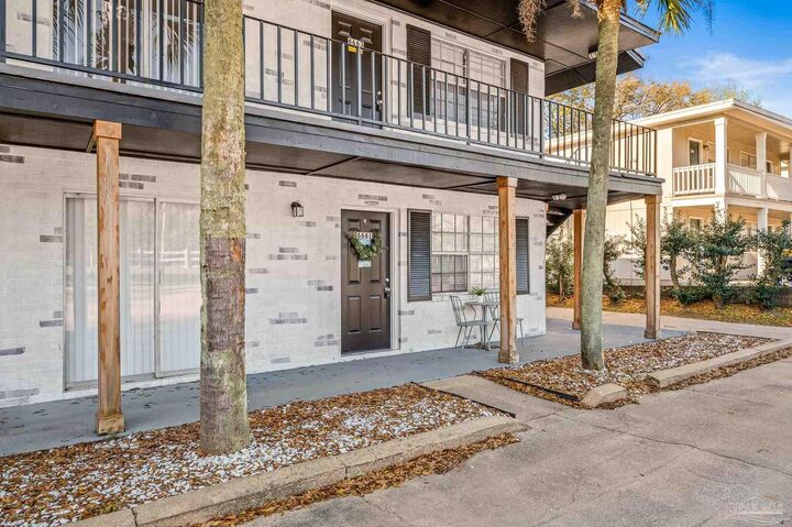 Property Photo:  6665 Magnolia St  FL 32570 
