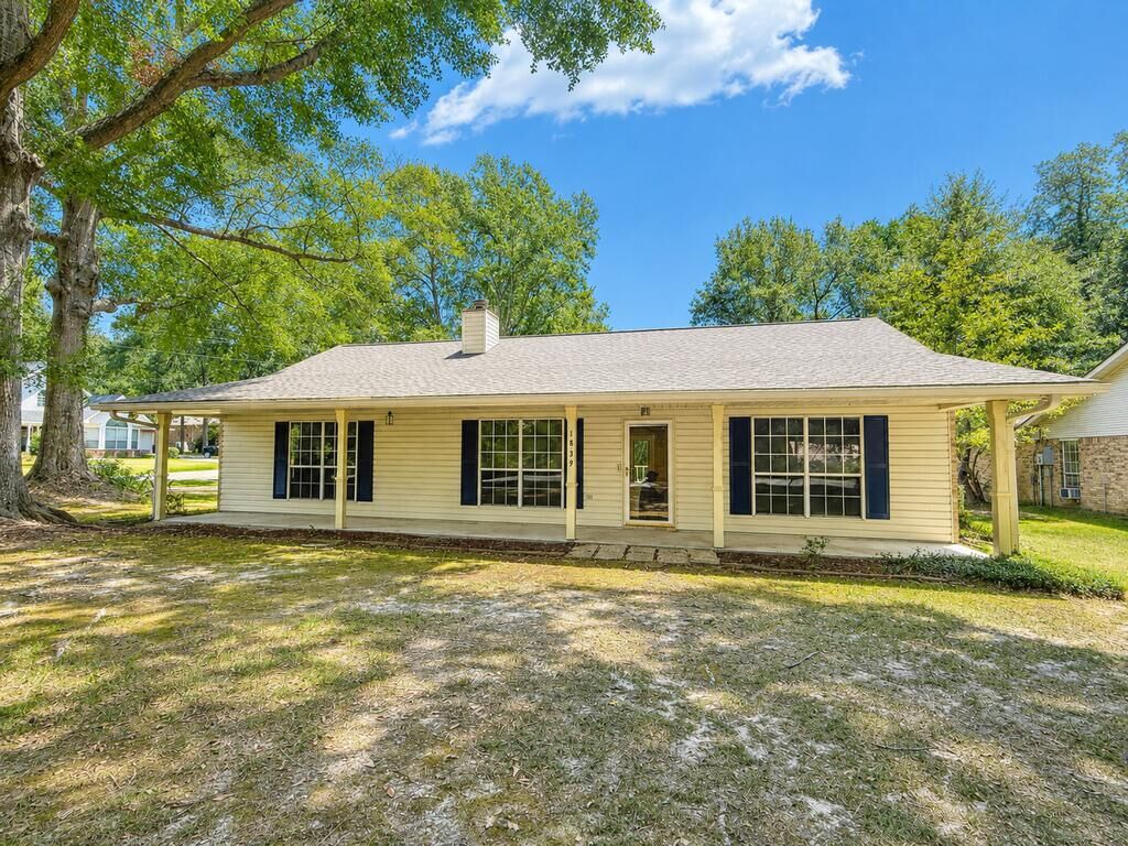 Property Photo: 1839 East Lakeshore Drive MS 39426