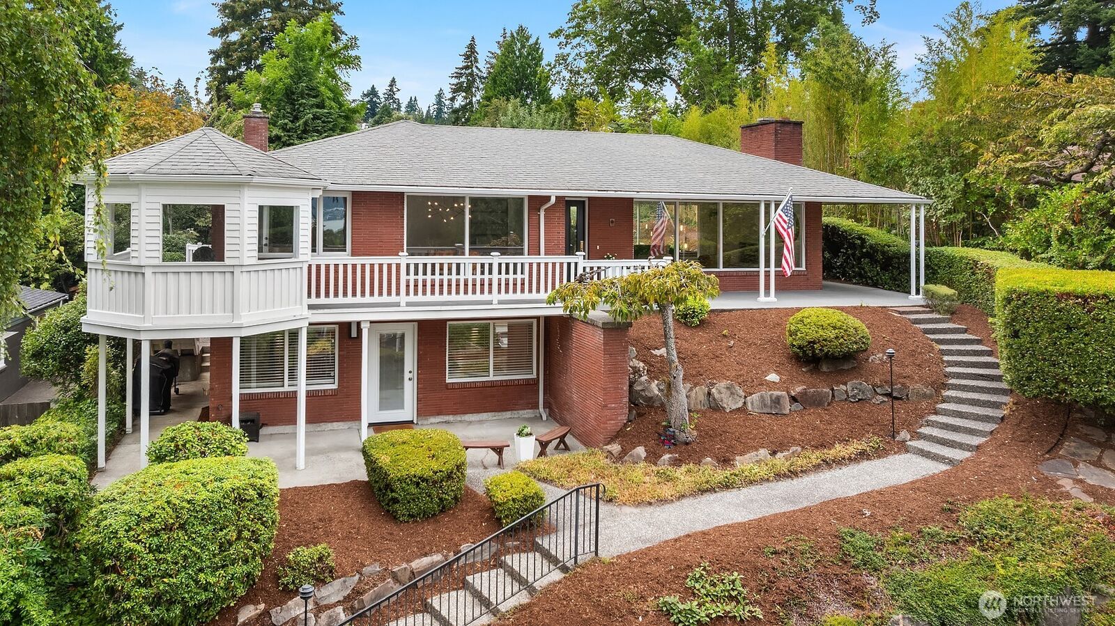 Property Photo: 6635 57th Avenue NE WA 98115