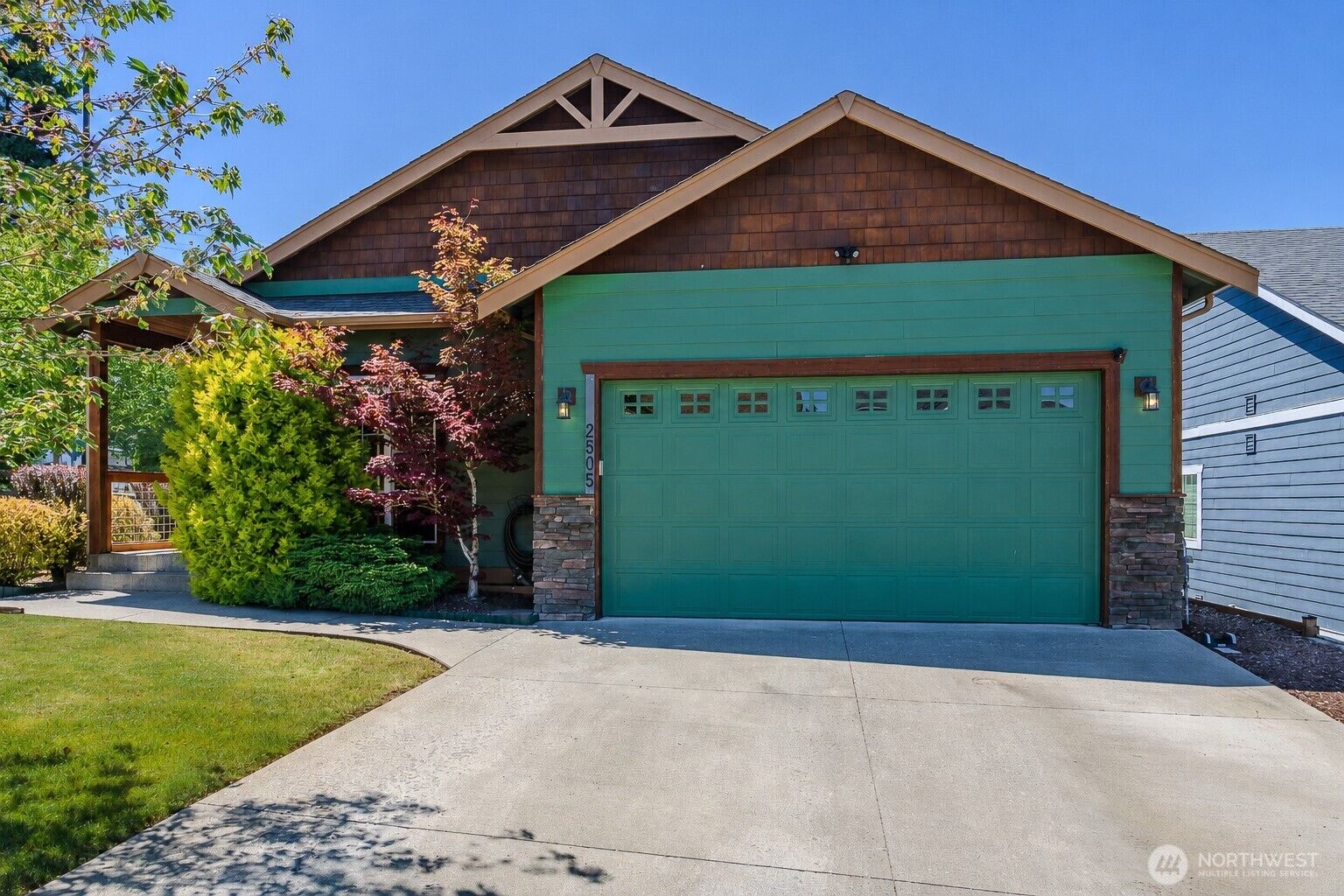 Property Photo: 2505 Elmont Court WA 98229