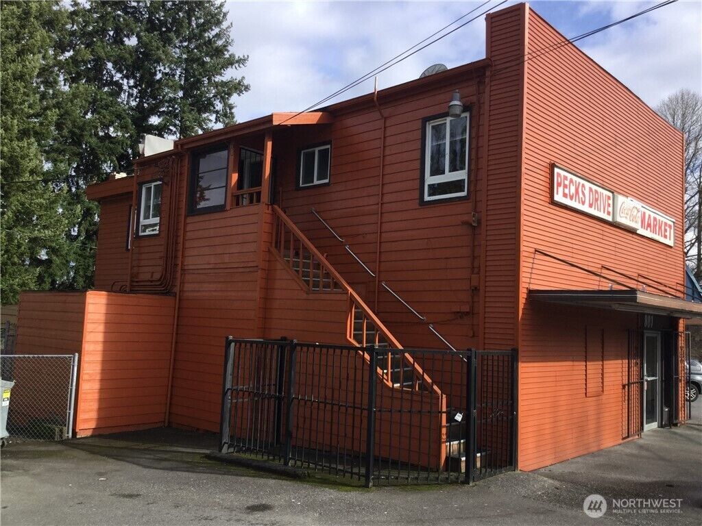 Property Photo: 801 Pecks Drive A WA 98203