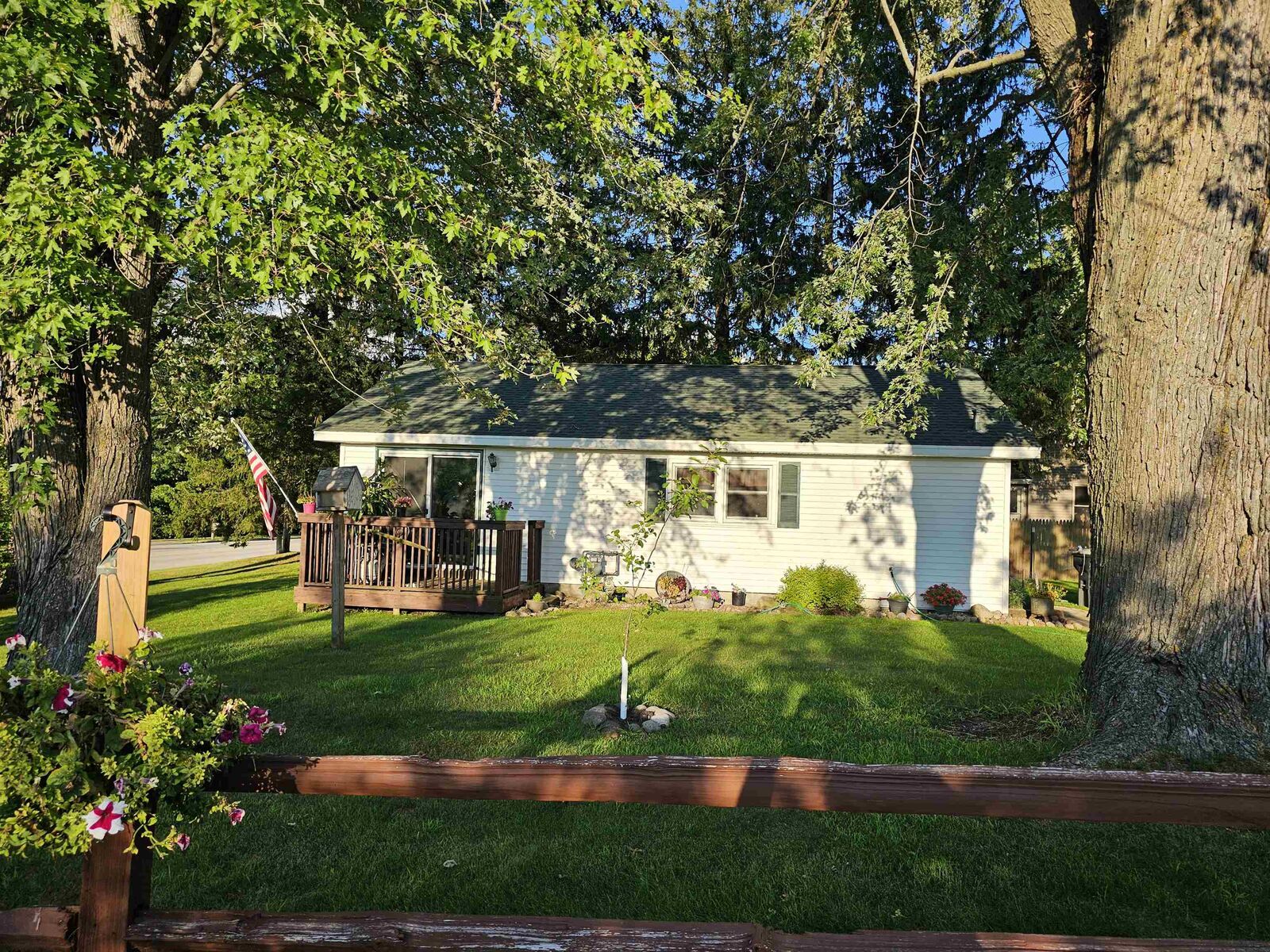 Property Photo: 705 E Alfred Street WI 54983