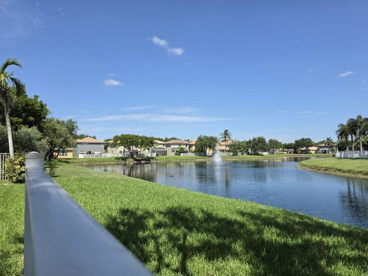 Property Photo:  5292 Sancerre Circle  FL 33463 