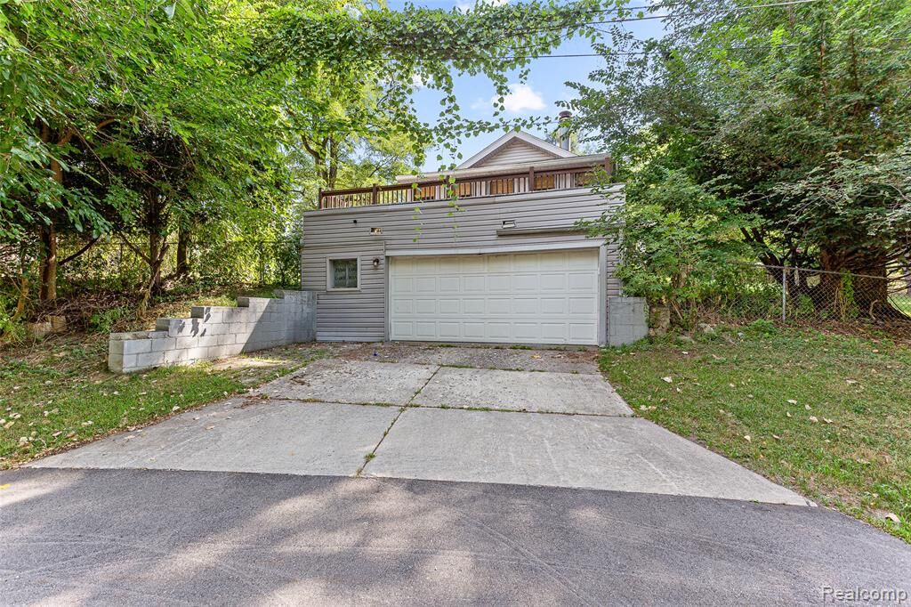 Property Photo:  2550 Loon Lake Road  MI 48393 