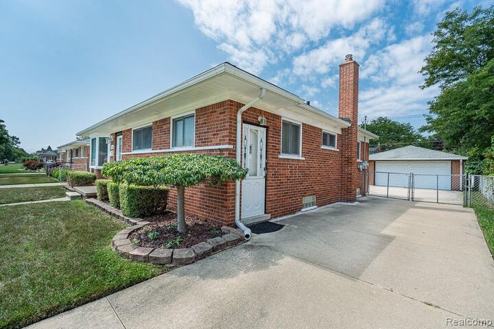 Property Photo:  25305 Campbell Avenue  MI 48089 