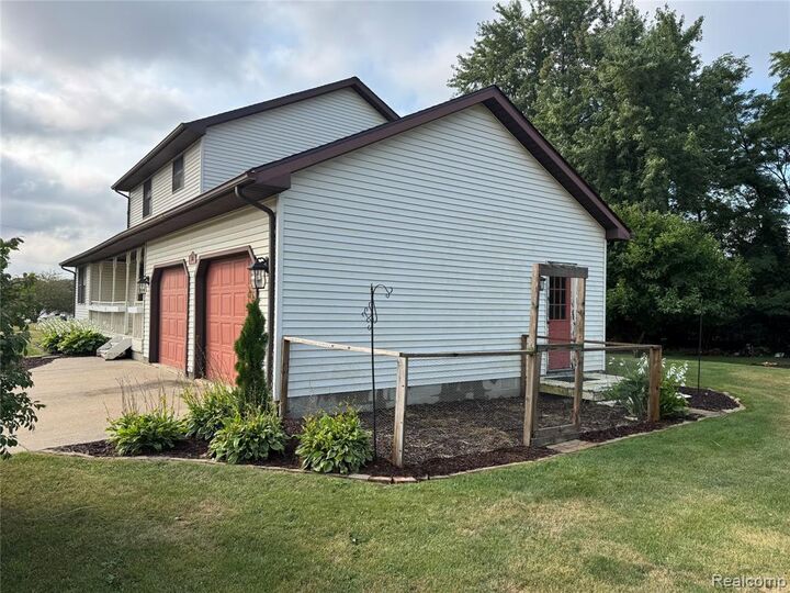 Property Photo: 1712 Peppermill Road MI 48446