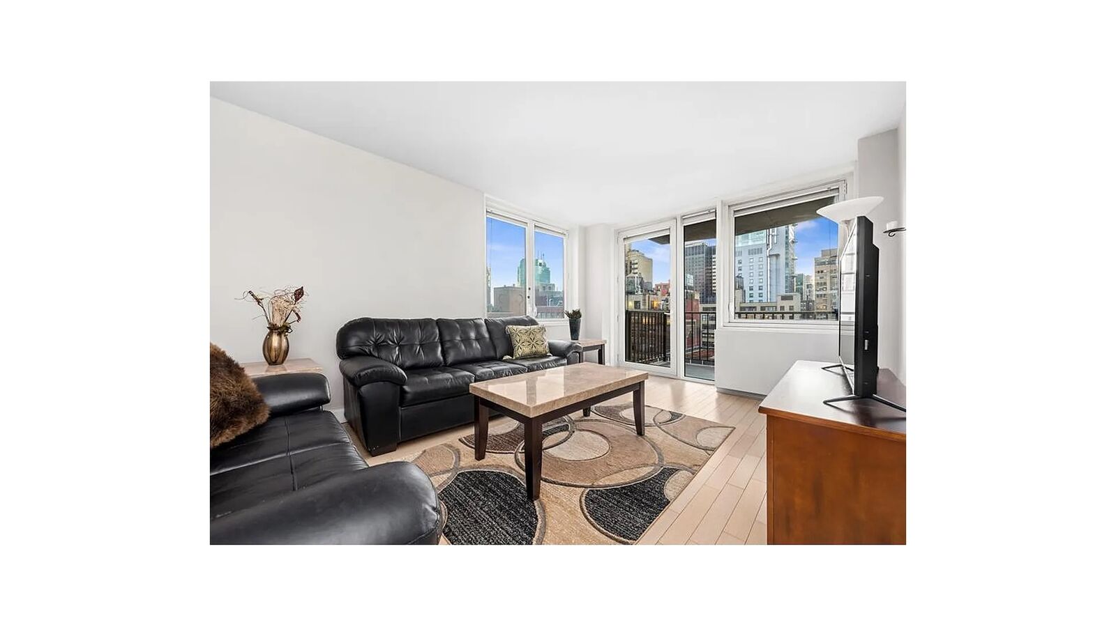 Property Photo:  212 E 47th Street 23G  NY 10017 