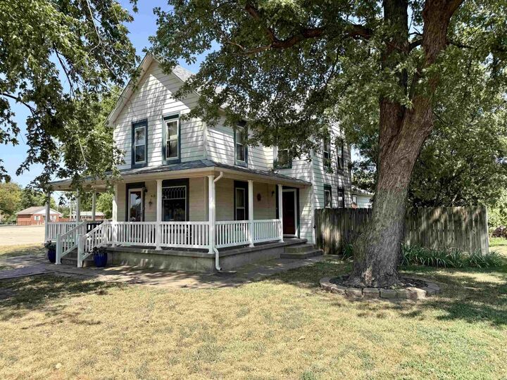 Property Photo:  428 N Main St  KS 67001 