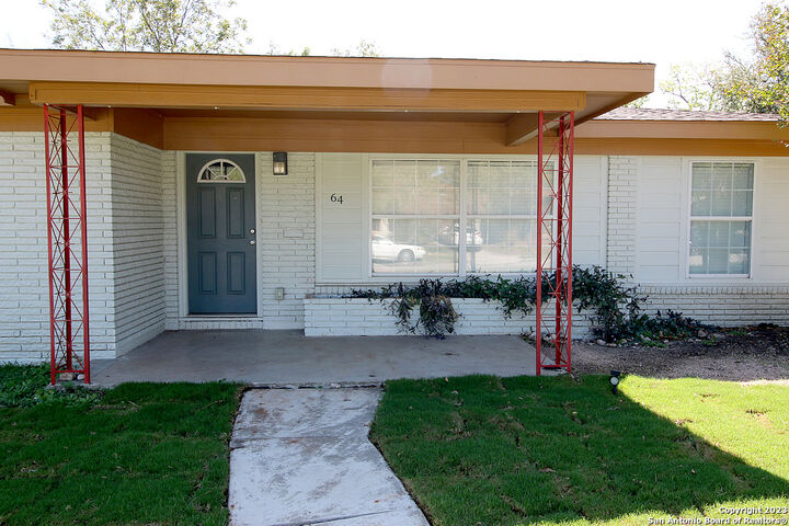 Property Photo: 64 Vaughan Pl TX 78201