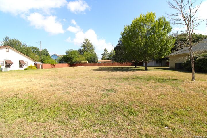 Property Photo: 644 Horseshoe Falls Dr TX 78133