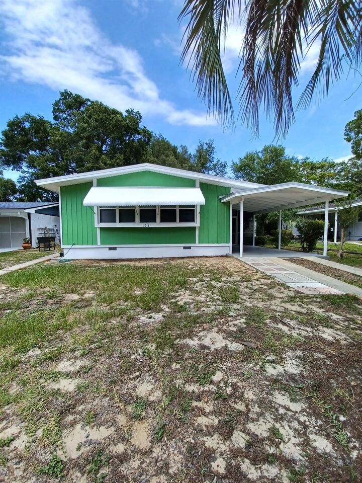 Property Photo: 103 Catalina Circle FL 32086