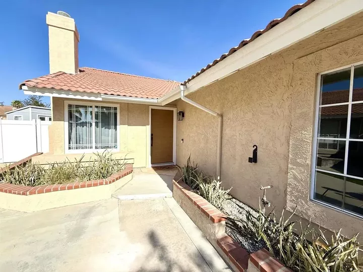 Property Photo:  24399 Oakridge Cir  CA 92562 
