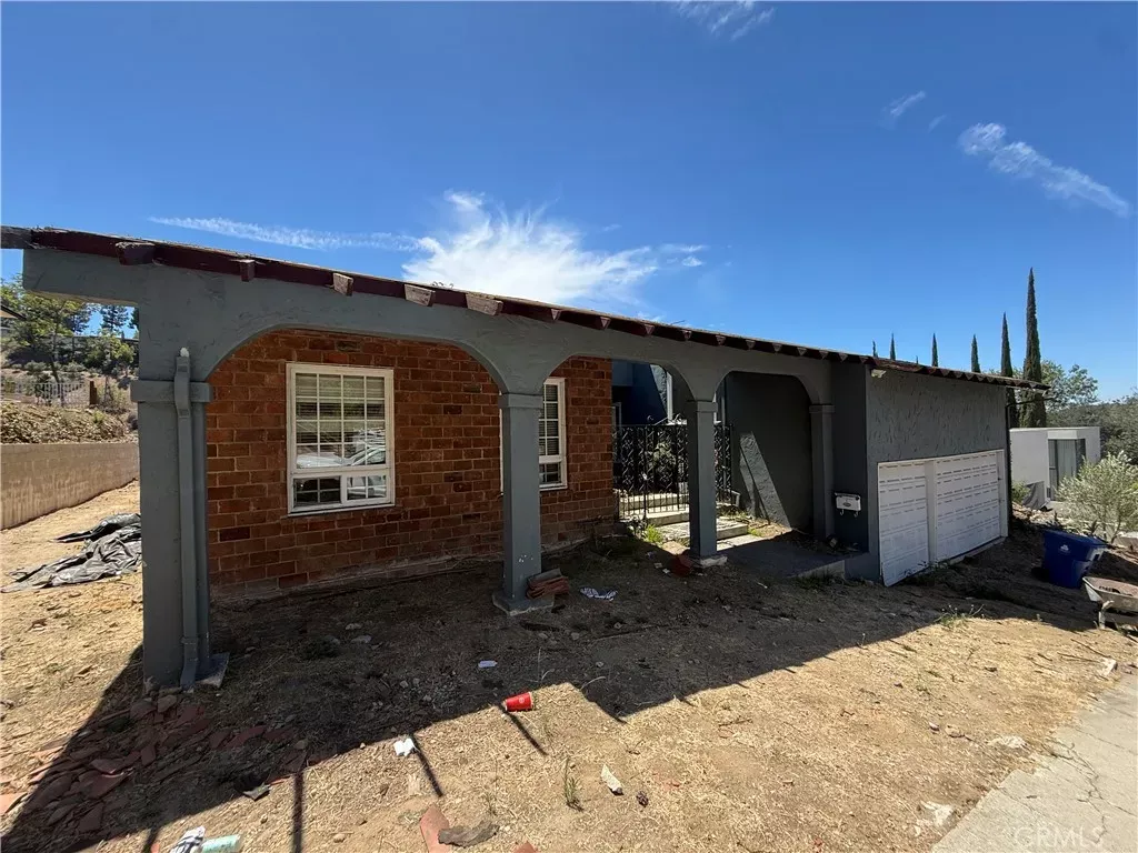 Property Photo:  11428 Dona Pegita Drive  CA 91604 