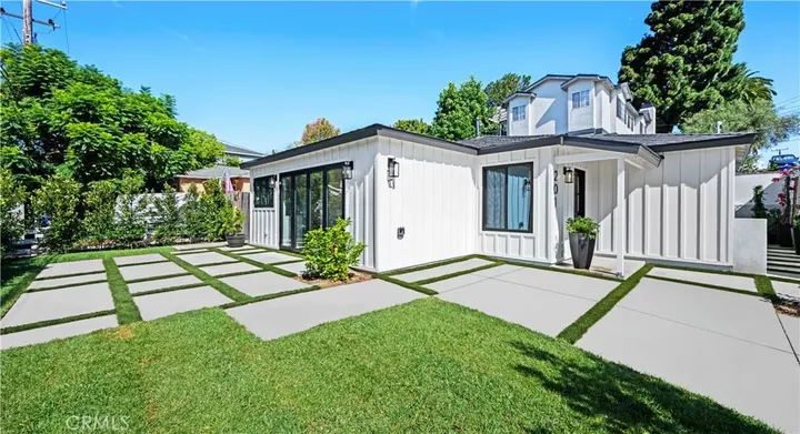 Property Photo:  201 N Herrin Street  CA 90266 