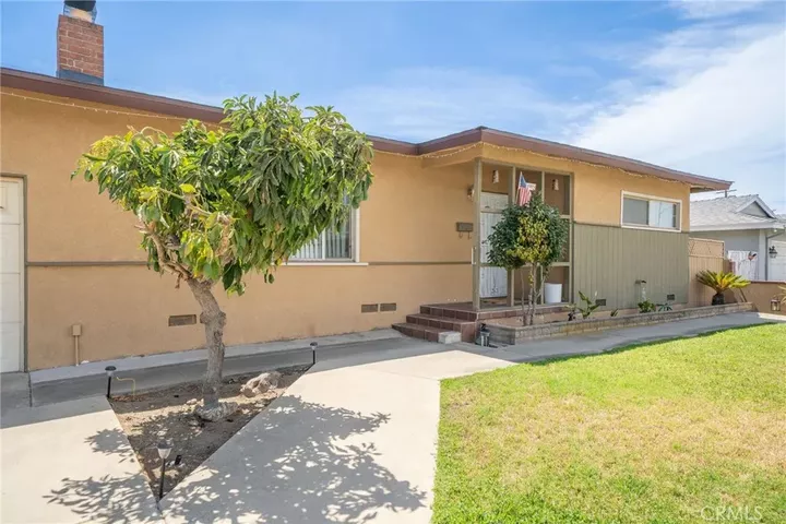 Property Photo: 5595 Hawthorne CA 91763