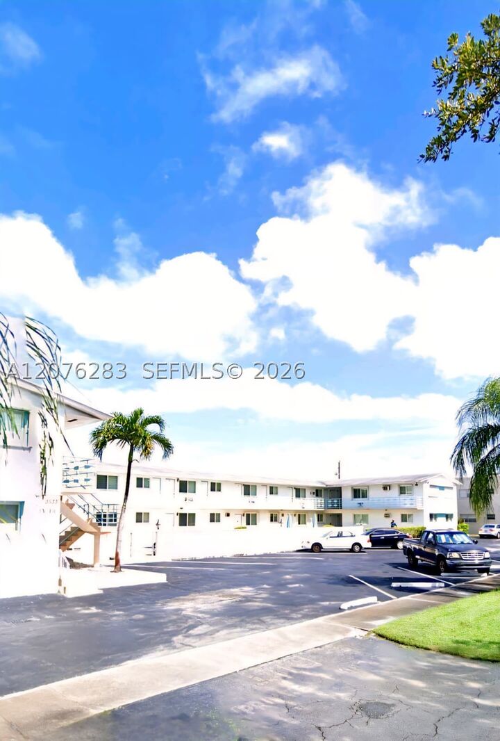 Property Photo: 3525 Tyler St 9 FL 33021