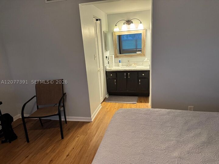 Property Photo:  