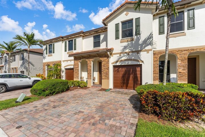 Property Photo: 23667 SW 118th Ave FL 33032