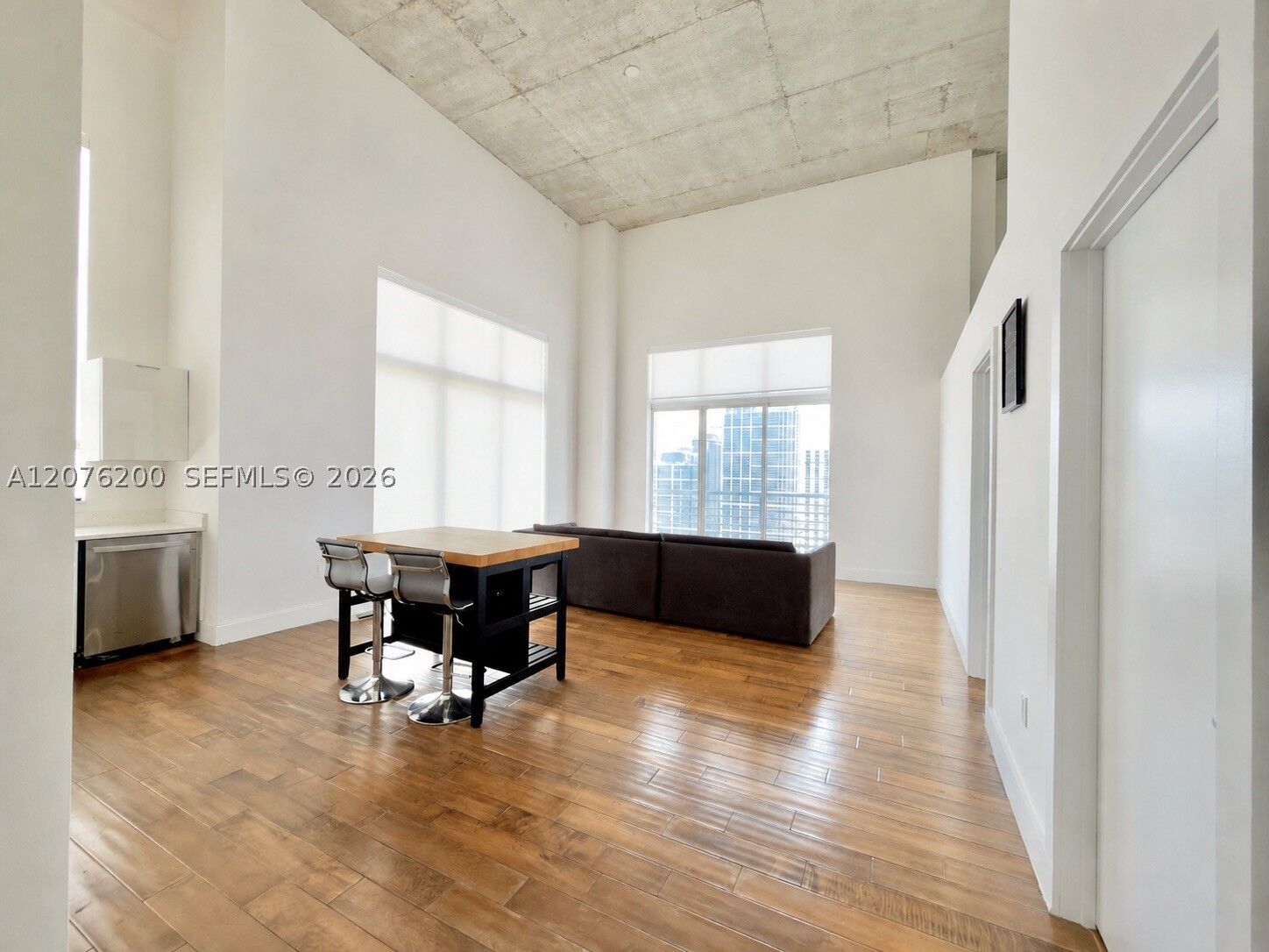 Property Photo:  133 NE 2nd Ave 3513  FL 33132 