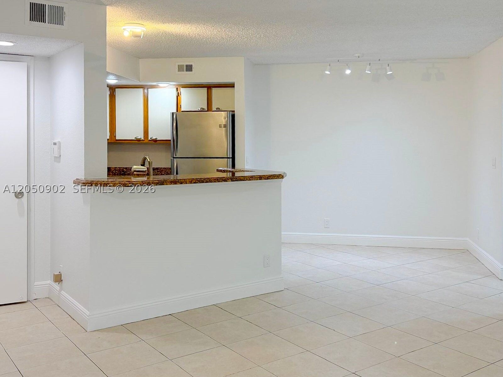 Property Photo: 643 Vista Isles Dr 1812 FL 33325