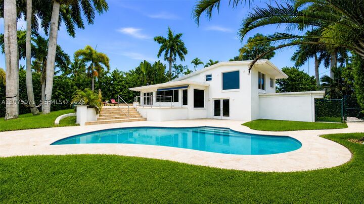 Property Photo:  2613 Tortugas Ln  FL 33312 