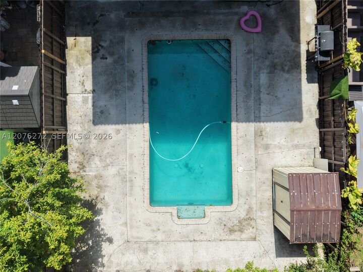 Property Photo:  2529 NE 41st Ter  FL 33033 