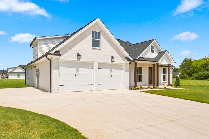 Property Photo: 135 Grove Landing Dr AL 35674
