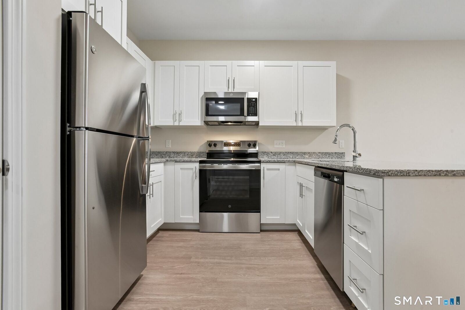 Property Photo:  55 Steele Boulevard 303  CT 06037 