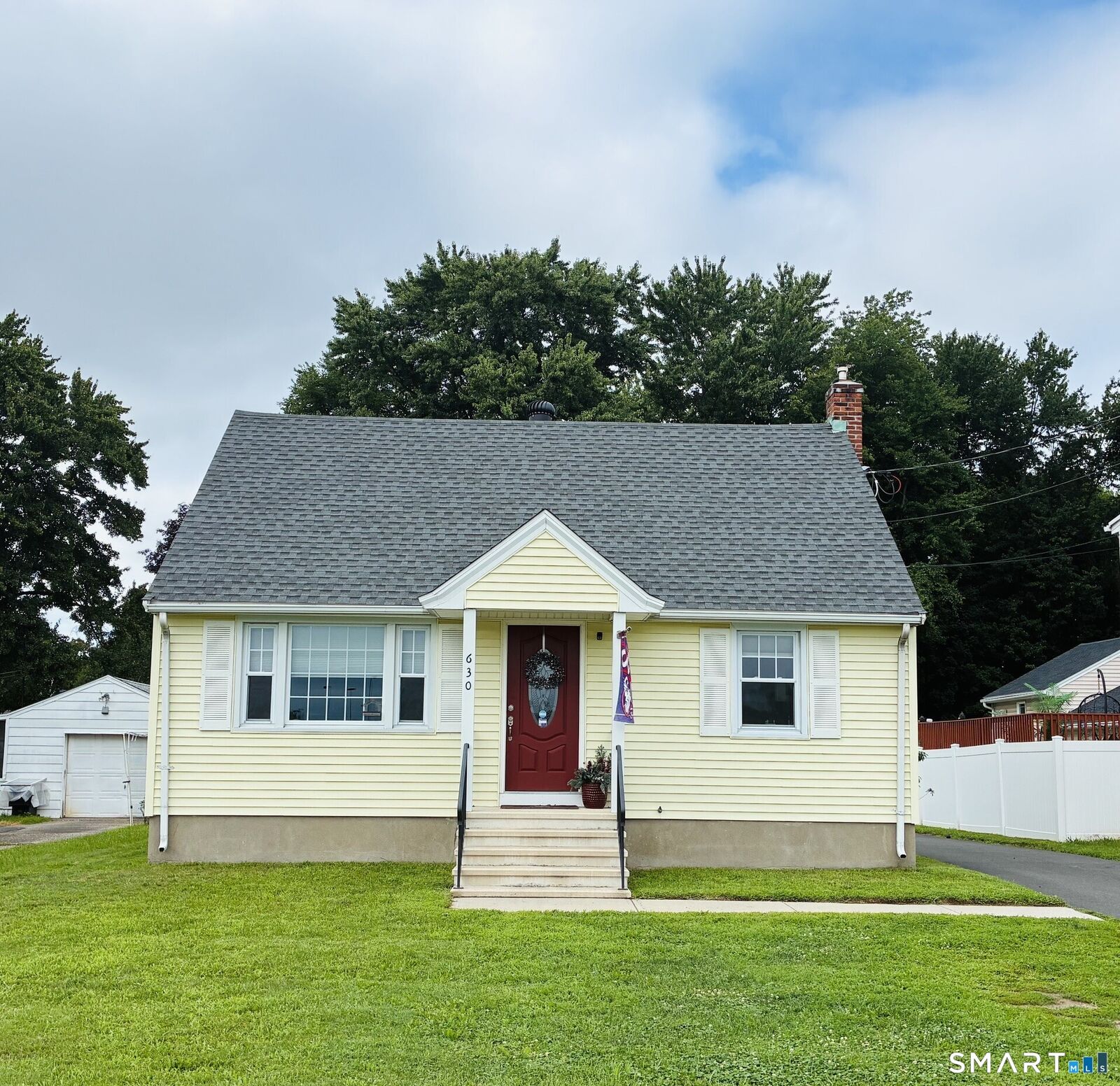 Property Photo:  630 Silver Lane  CT 06118 