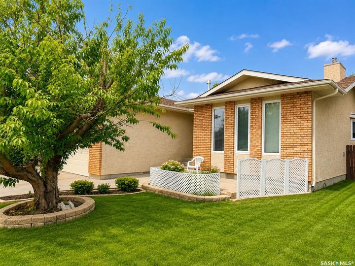 2906 Huget Place — photo 1