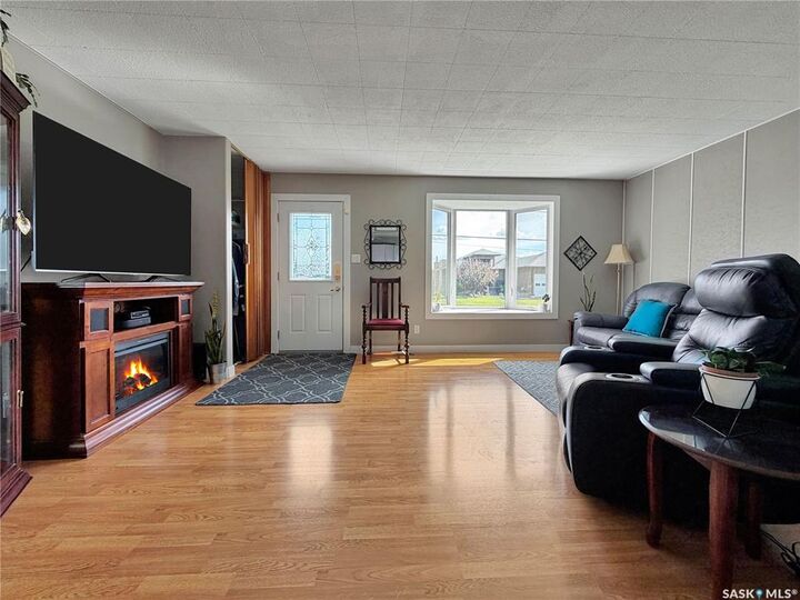 Property Photo:  507 Prairie Avenue  SK S0C 0G0 