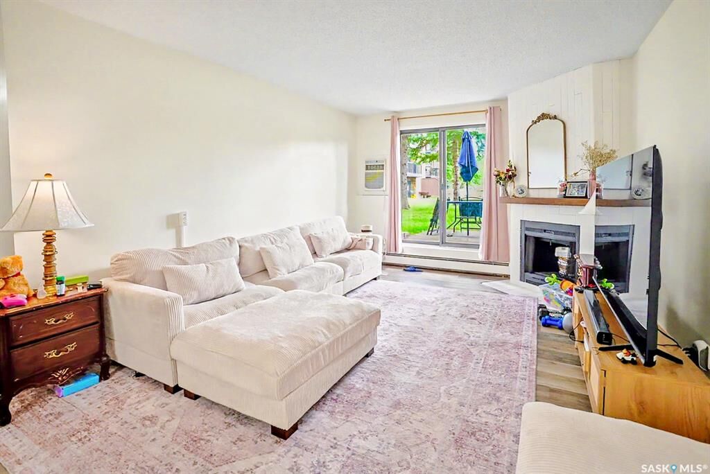 Property Photo:  802B Kingsmere Boulevard 108  SK S7J 4B7 